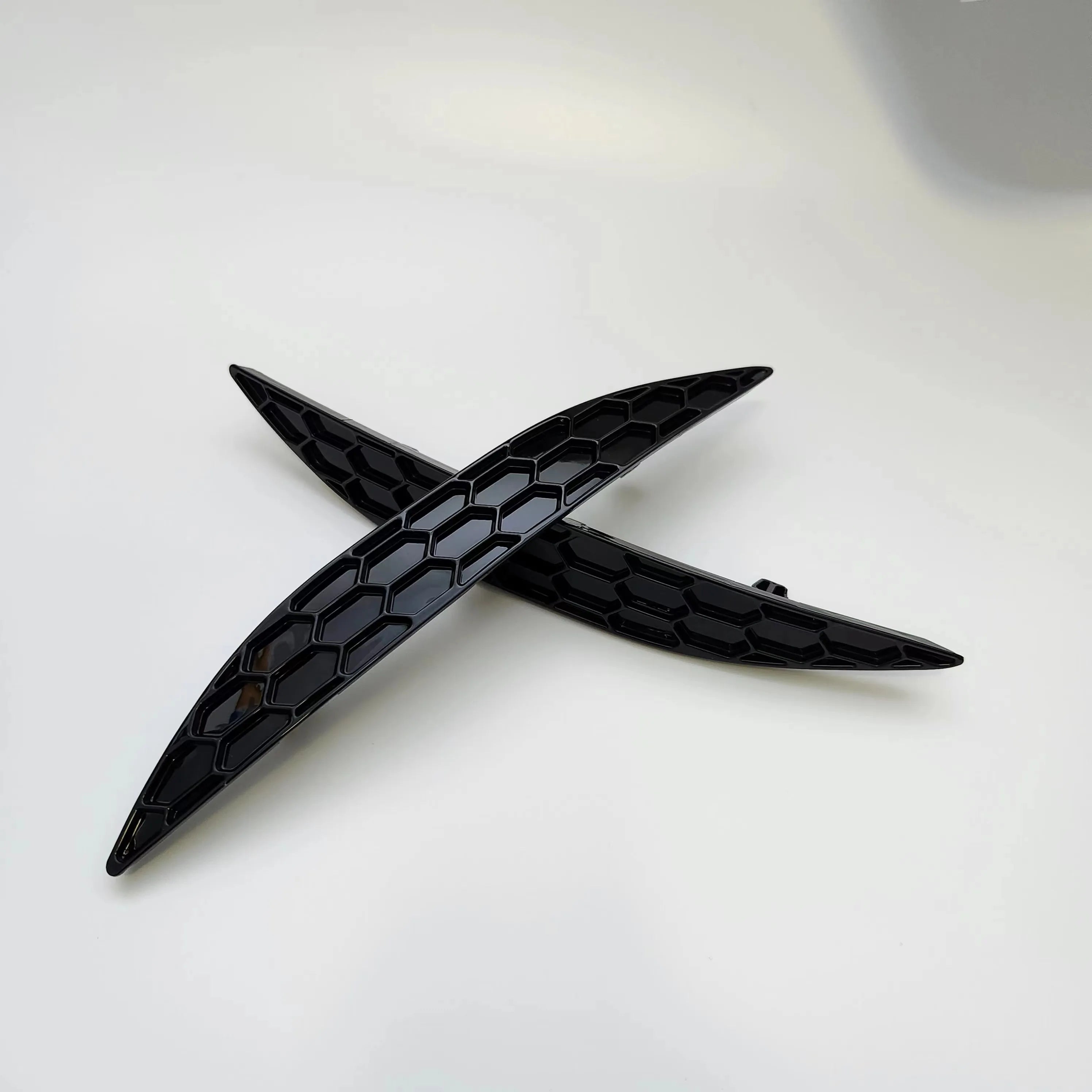 Gloss Black Honeycomb Rear Reflector Delete Volkswagen Mk7 Golf GTI / R