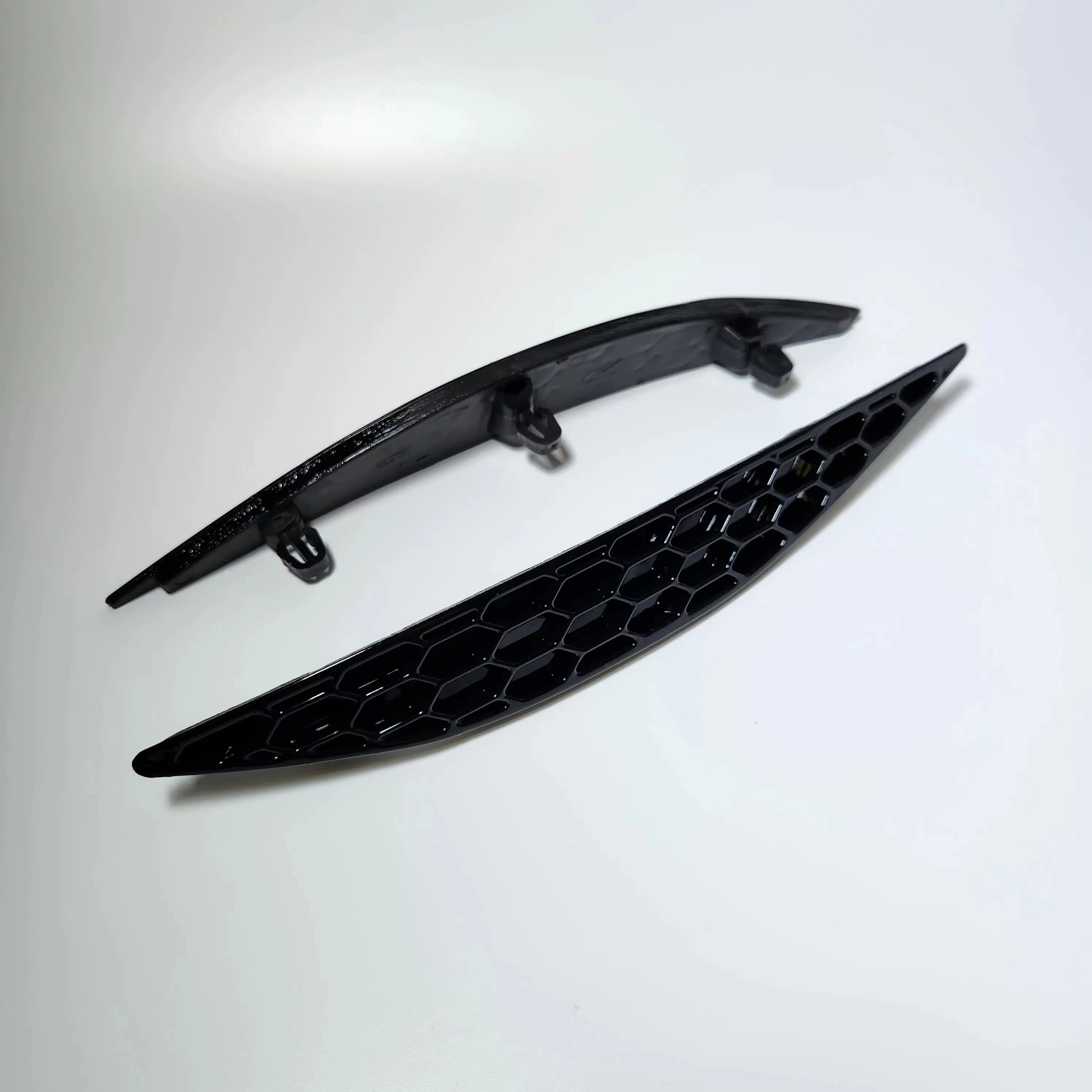 Gloss Black Honeycomb Rear Reflector Delete Volkswagen Mk7 Golf GTI / R