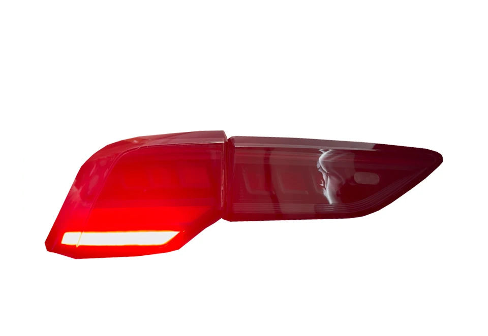 Volkswagen Golf MK8 LED Tail Lights (2021–2024) – Dynamic Start-Up & Sequential Turn Signals